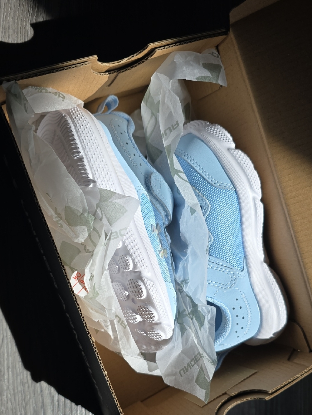 Brand New Under Armour Girls Sneakers